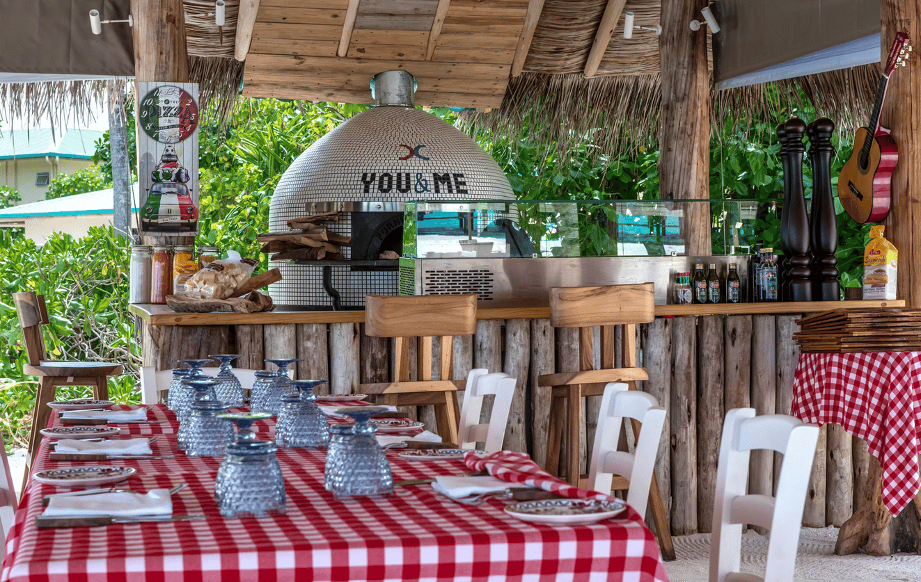 La Pasta · Italian · communal beachside
